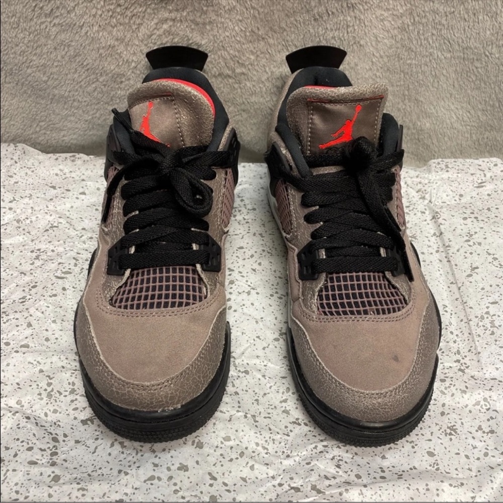 Air Jordan 4 Taupe Haze GS sneakers size 5.5